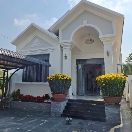 Nhà mái thái diện tích 200m2 